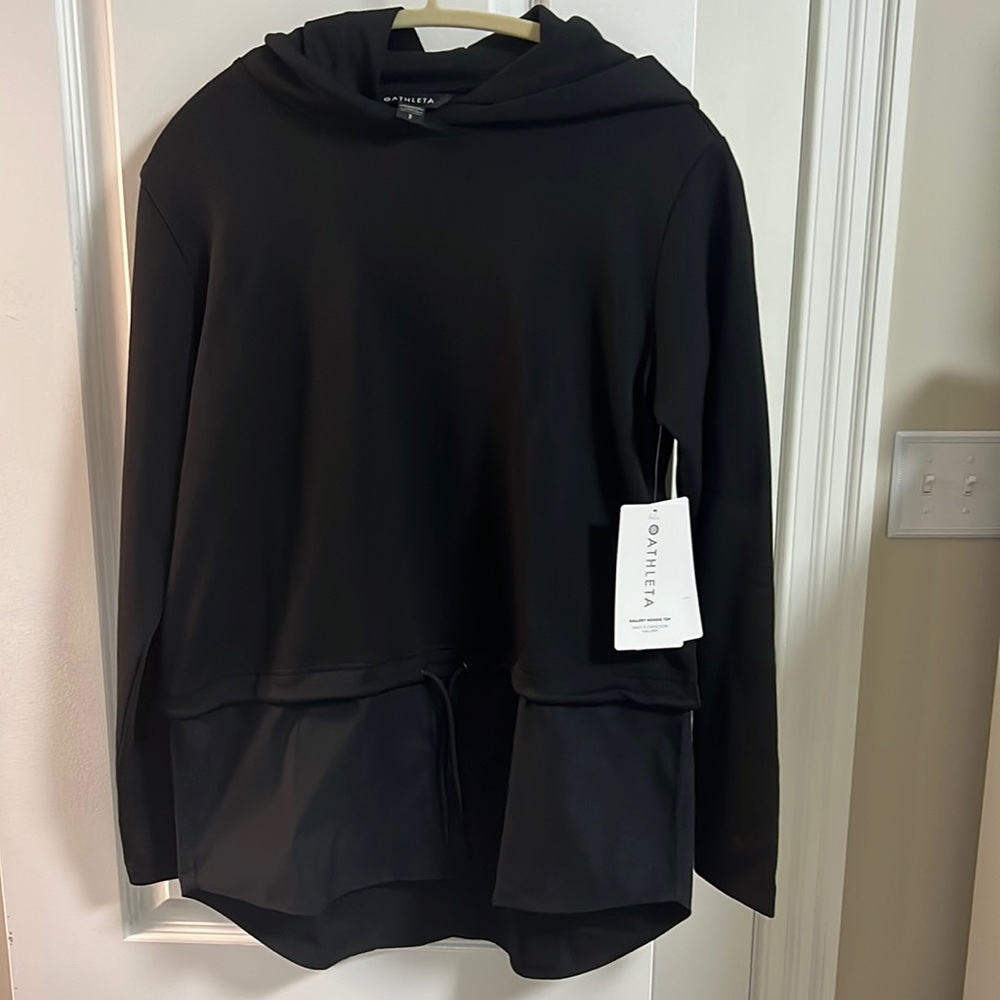 Athleta Galeery Hoodie top, NWT. Small